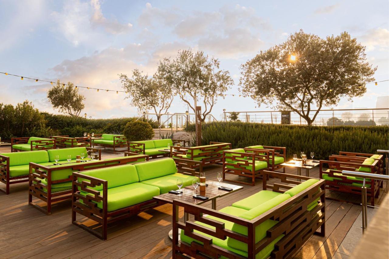 Baku Marriott Hotel Boulevard Exterior foto The Terrace