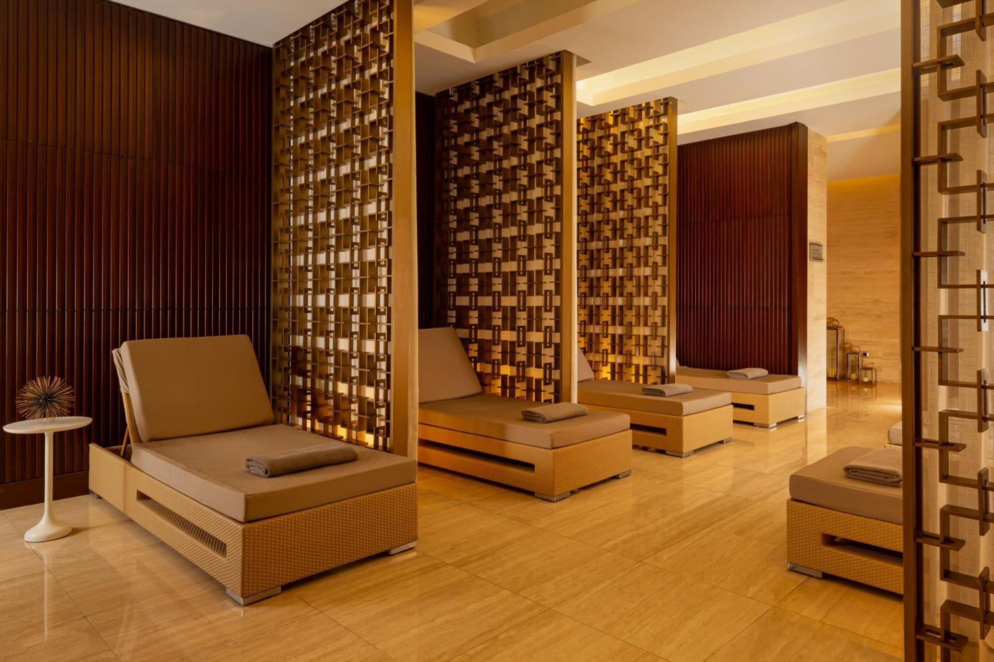 Baku Marriott Hotel Boulevard Exterior foto The spa at The Westin Mumbai