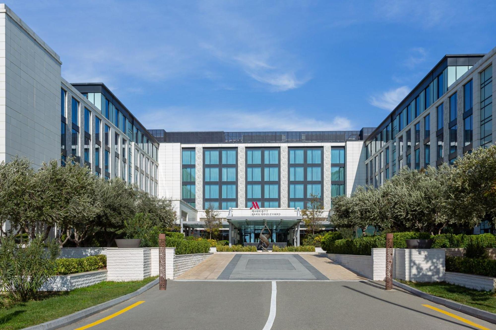 Baku Marriott Hotel Boulevard Exterior foto The Westin San Francisco Airport
