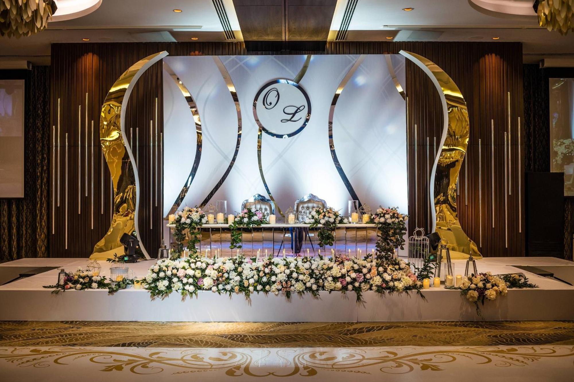 Baku Marriott Hotel Boulevard Exterior foto A modern wedding reception